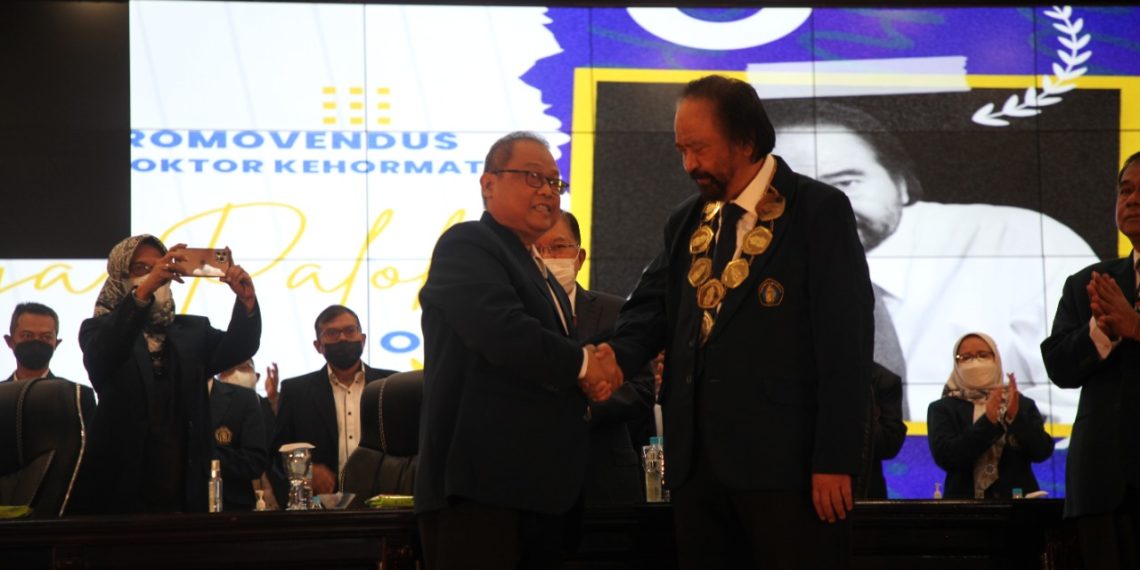 Konsisten Politik Kebangsaan, Surya Paloh dapat Gelar Doktor Honoris Causa dari FISIP UB